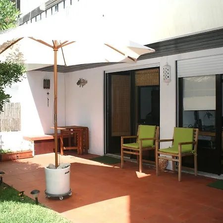At The With A Private Garden Apartamento *
